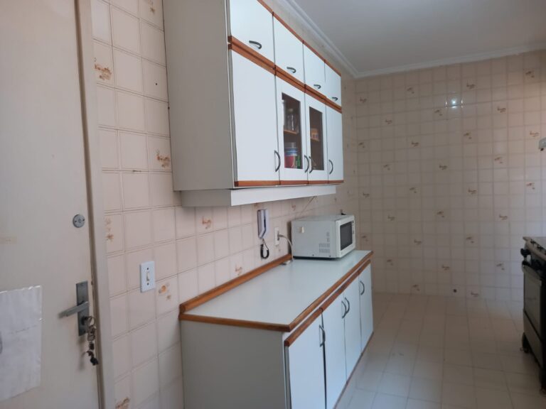 Apto 2 qts com dependência em Vista Alegre RJ (8)
